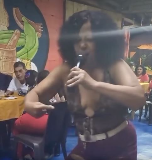 Apresan a mujer que ultrajó el himno&nbsp;nacional