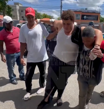 Siguen los abusos policiales en la República Dominicana, en violacion a los derechos humanos de los ciudadanos, el gobierno hace silencio.